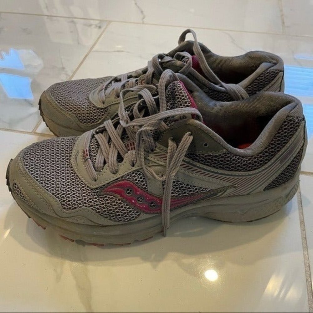 Womens Saucony Sneaker